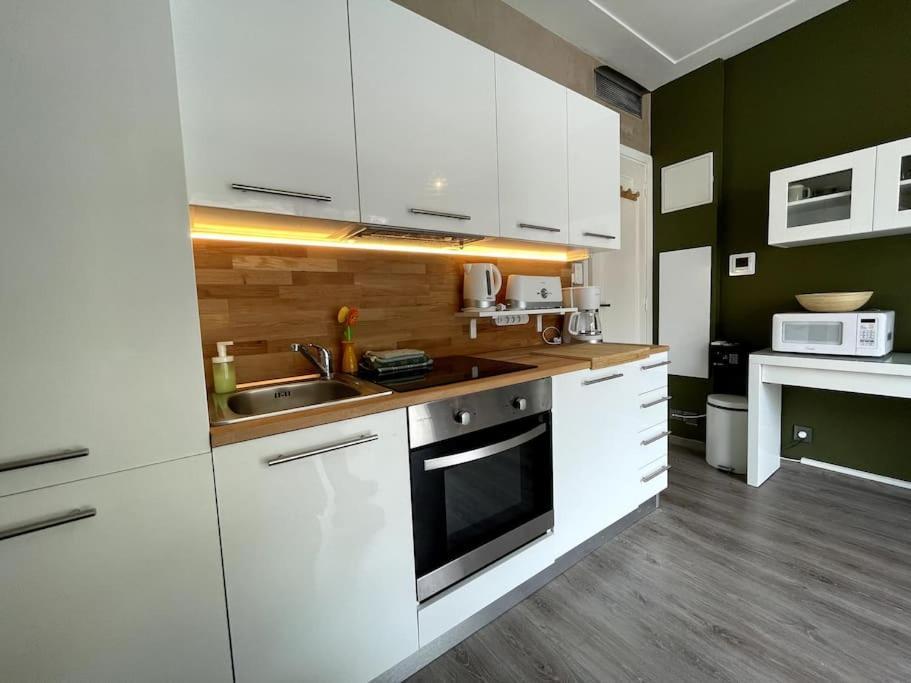 מנטון La Room: Seaside Apartment + Terrace + Parking מראה חיצוני תמונה
